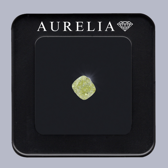 Laden Sie das Bild in den Galerie-Viewer, 1,11 Karat Fancy Yellow Even, natürlicher, geschliffener, farbiger Diamant, Anlagediamant, Einkaräter
